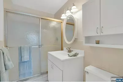 2000 Linwood Avenue 10J #10J, Fort Lee, NJ 07024 - Photo 17