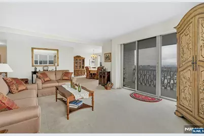2000 Linwood Avenue 10J #10J, Fort Lee, NJ 07024 - Photo 5
