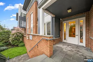 255 Laird 1, Cliffside Park, NJ 07010 - Photo 19