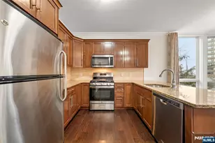 255 Laird 1, Cliffside Park, NJ 07010 - Photo 5