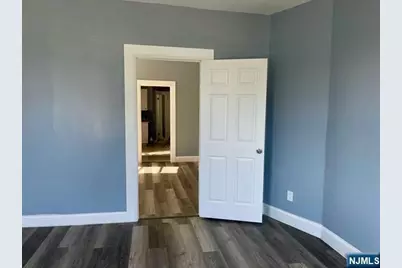 204 Demott Avenue 2 #2, Clifton, NJ 07011 - Photo 5