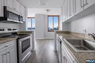 100 Old Palisade Road 2508, Fort Lee, NJ 07024 - Photo 5