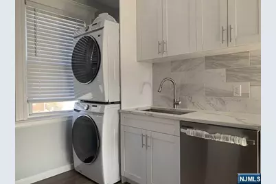 487 Summit Avenue 2nd Floor #2nd floor, Fort Lee, NJ 07024 - Photo 7