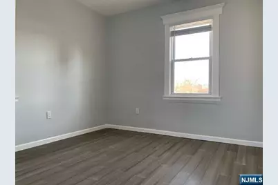 487 Summit Avenue 2nd Floor #2nd floor, Fort Lee, NJ 07024 - Photo 13