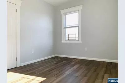 487 Summit Avenue 2nd Floor #2nd floor, Fort Lee, NJ 07024 - Photo 11