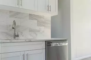 487 Summit Ave 2nd Floor, Fort Lee, NJ 07024 - Photo 9