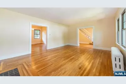 208 Saint Nicholas Avenue, Englewood, NJ 07631 - Photo 5