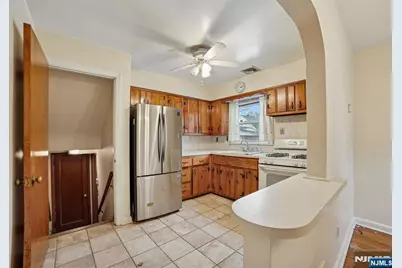 18 Byrne Place, Bergenfield, NJ 07621 - Photo 9