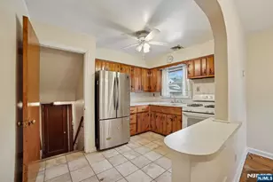 18 Byrne Pl, Bergenfield, NJ 07621 - Photo 9