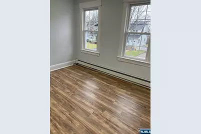 215 Elm Avenue 2 #2, Teaneck Township, NJ 07666 - Photo 5