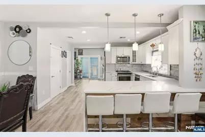 41 15th Avenue, Elmwood Park, NJ 07407 - Photo 9