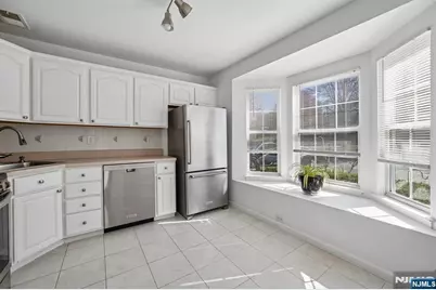 2106 Henry Court, Mahwah, NJ 07430 - Photo 7