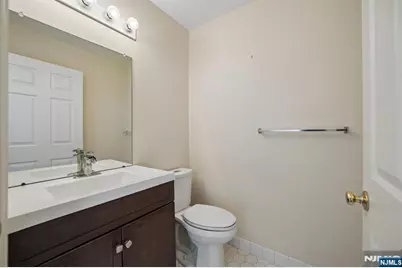 2106 Henry Court, Mahwah, NJ 07430 - Photo 9