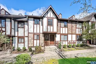 707 Thoreau Ct, Mahwah, NJ 07430 - Photo 1