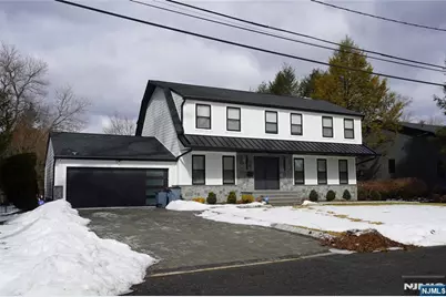 5 Oxford Place, Cresskill, NJ 07626 - Photo 1