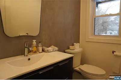 5 Oxford Place, Cresskill, NJ 07626 - Photo 9