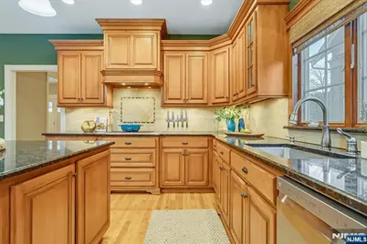 425 Rock Road, Glen Rock, NJ 07452 - Photo 15