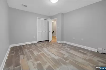 178 Undercliff Avenue, Edgewater, NJ 07020 - Photo 11