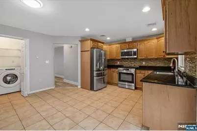 178 Undercliff Avenue, Edgewater, NJ 07020 - Photo 7