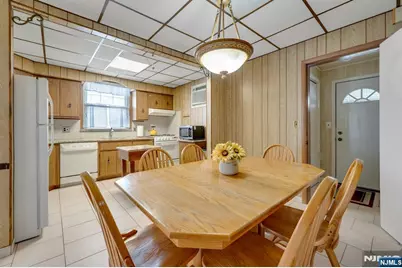 712 Meyer Avenue, Lyndhurst Township, NJ 07071 - Photo 7