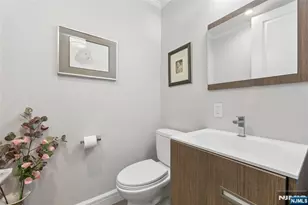 100 Carlyle Dr 9Es, Cliffside Park, NJ 07010 - Photo 23