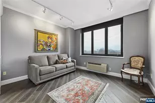 100 Carlyle Dr 9Es, Cliffside Park, NJ 07010 - Photo 31