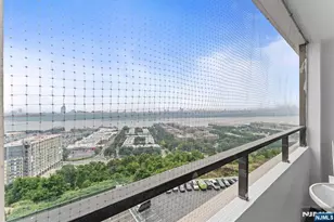 250 Gorge 14J, Cliffside Park, NJ 07010 - Photo 23