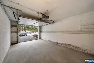 44 Knickerbocker Rd, Cresskill, NJ 07626 - Photo 23