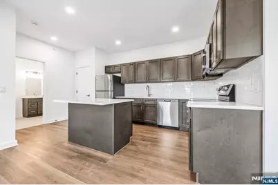 315 Railroad Avenue 204 #204, East Rutherford, NJ 07073 - Photo 9