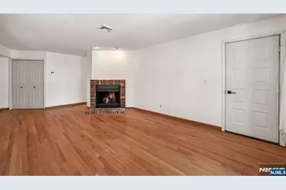 1491 John Street 10 #10, Fort Lee, NJ 07024 - Photo 5