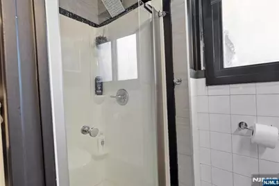 82 Garfield Avenue, Jersey City, NJ 07305 - Photo 11