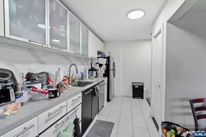 82 Garfield Avenue, Jersey City, NJ 07305 - Photo 19