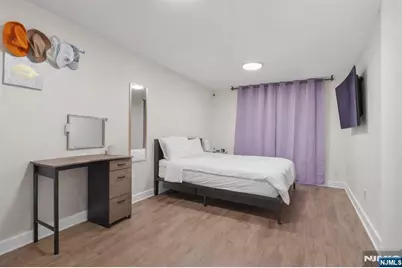 82 Garfield Avenue, Jersey City, NJ 07305 - Photo 41