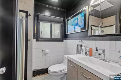 82 Garfield Avenue, Jersey City, NJ 07305 - Photo 9