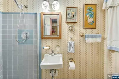 75 Cherokee Avenue, Allendale, NJ 07401 - Photo 23