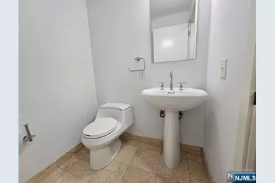 807 Hudson Park, Edgewater, NJ 07020 - Photo 9
