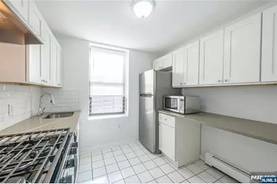 787 Summit Avenue 11 #11, Jersey City, NJ 07307 - Photo 17