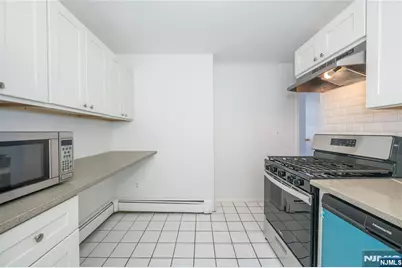 787 Summit Avenue 11 #11, Jersey City, NJ 07307 - Photo 9