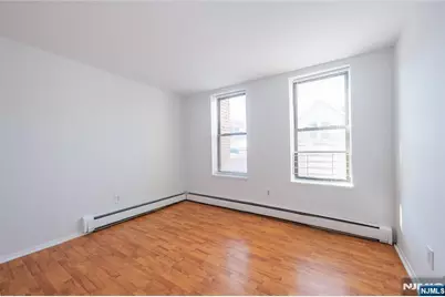 787 Summit Avenue 11 #11, Jersey City, NJ 07307 - Photo 7