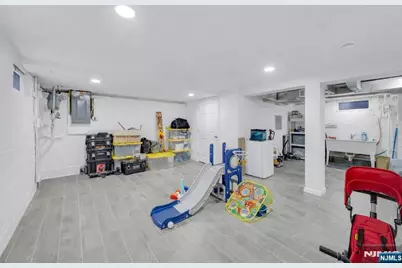 50 Henry Street, Hasbrouck Heights, NJ 07604 - Photo 19