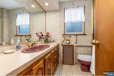 7 Delafield Avenue, Rutherford, NJ 07070 - Photo 11