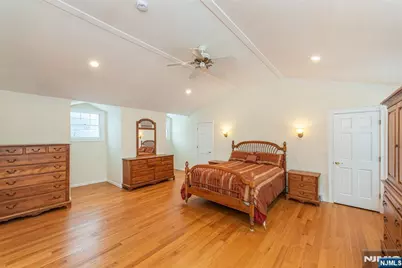 5 Pin Oak, West Caldwell, NJ 07006 - Photo 21