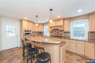 5 Pin Oak, West Caldwell, NJ 07006 - Photo 9