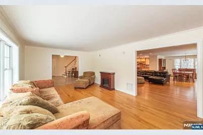 5 Pin Oak, West Caldwell, NJ 07006 - Photo 11