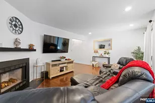 42 Lexington Ln E, West Milford, NJ 07480 - Photo 9