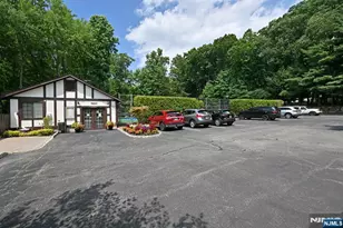 708 Thoreau Ct, Mahwah, NJ 07430 - Photo 25