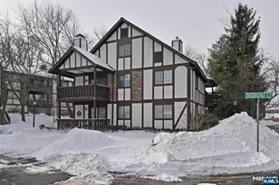 708 Thoreau Ct, Mahwah, NJ 07430 - Photo 1