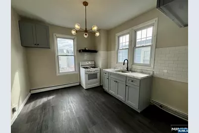 318 Ampere Parkway 2nd Floor #2nd Floor, Bloomfield, NJ 07003 - Photo 3