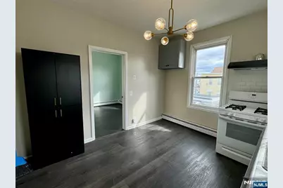 318 Ampere Parkway 2nd Floor #2nd Floor, Bloomfield, NJ 07003 - Photo 5