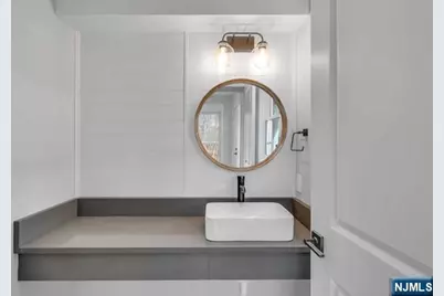 153 Oldwoods Court, Mahwah, NJ 07430 - Photo 9